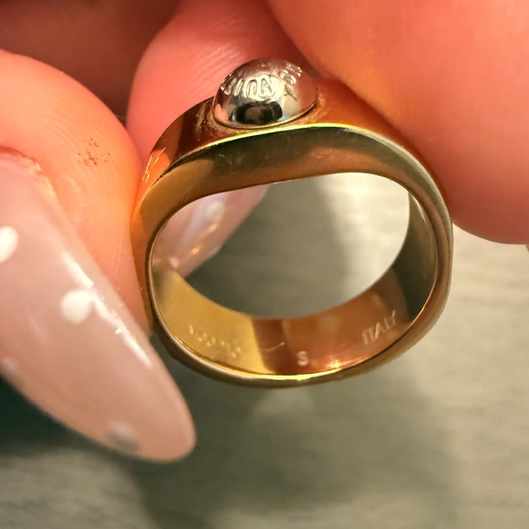Louis Vuitton Ring - Picture 5 of 5
